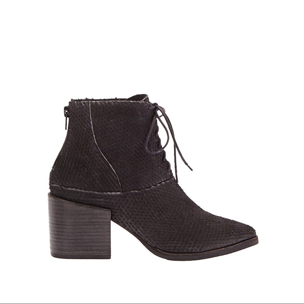 Matisse Scaled Laceup Ankle Booties